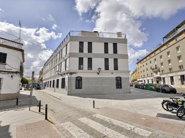 Bajo con piscina en venta en Calle Alfarería