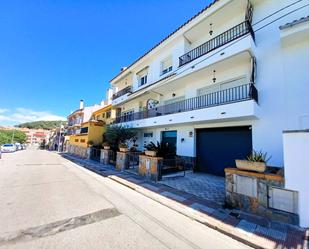 Vista exterior de Casa adosada en venda en Blanes amb Calefacció