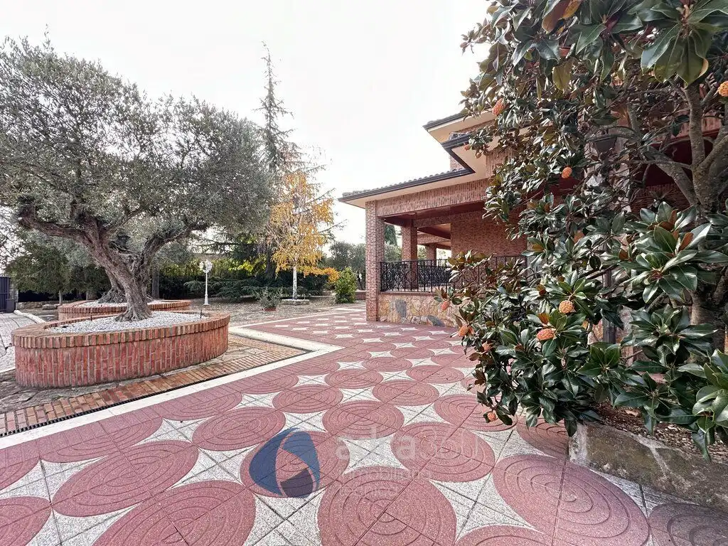 Garden of Houses for sale in Lardero  with Air Conditioner, Heating and Private garden