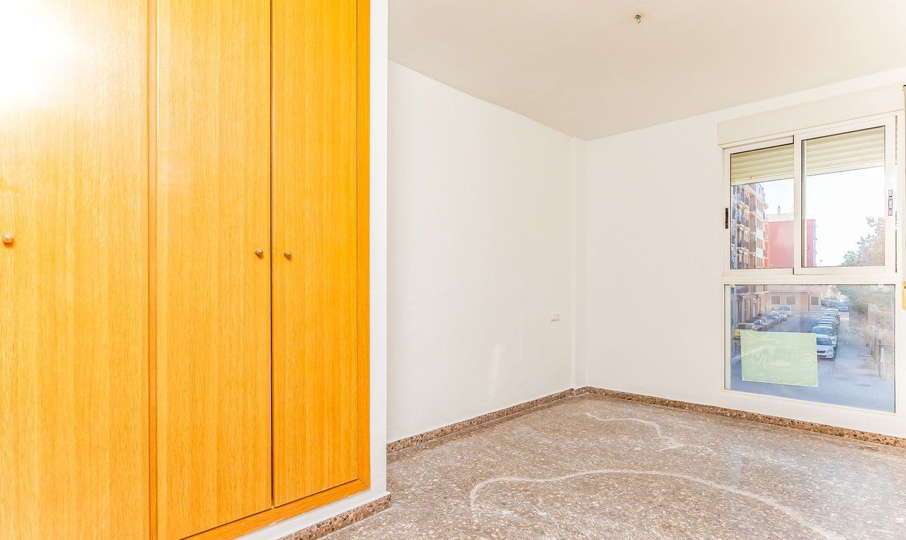 Bedroom of Flat for sale in Foios  with Alarm