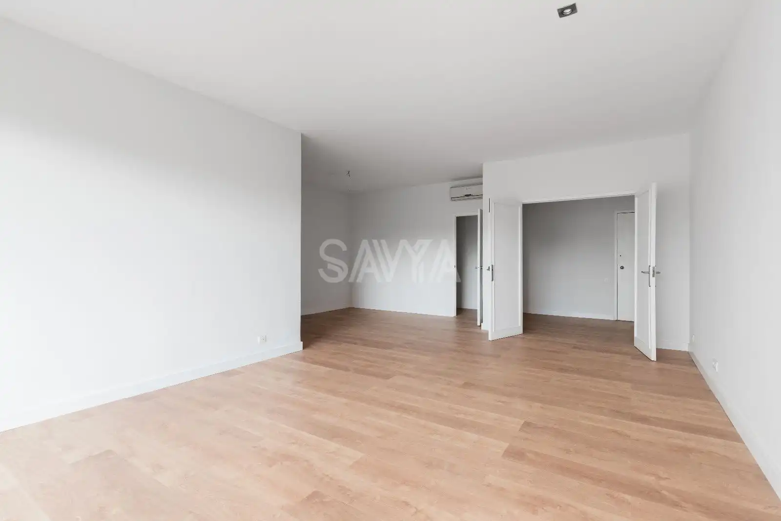 Wohnzimmer von Wohnung zum Verkauf in Barcelona mit Klimaanlage, Parkett und Terrasse