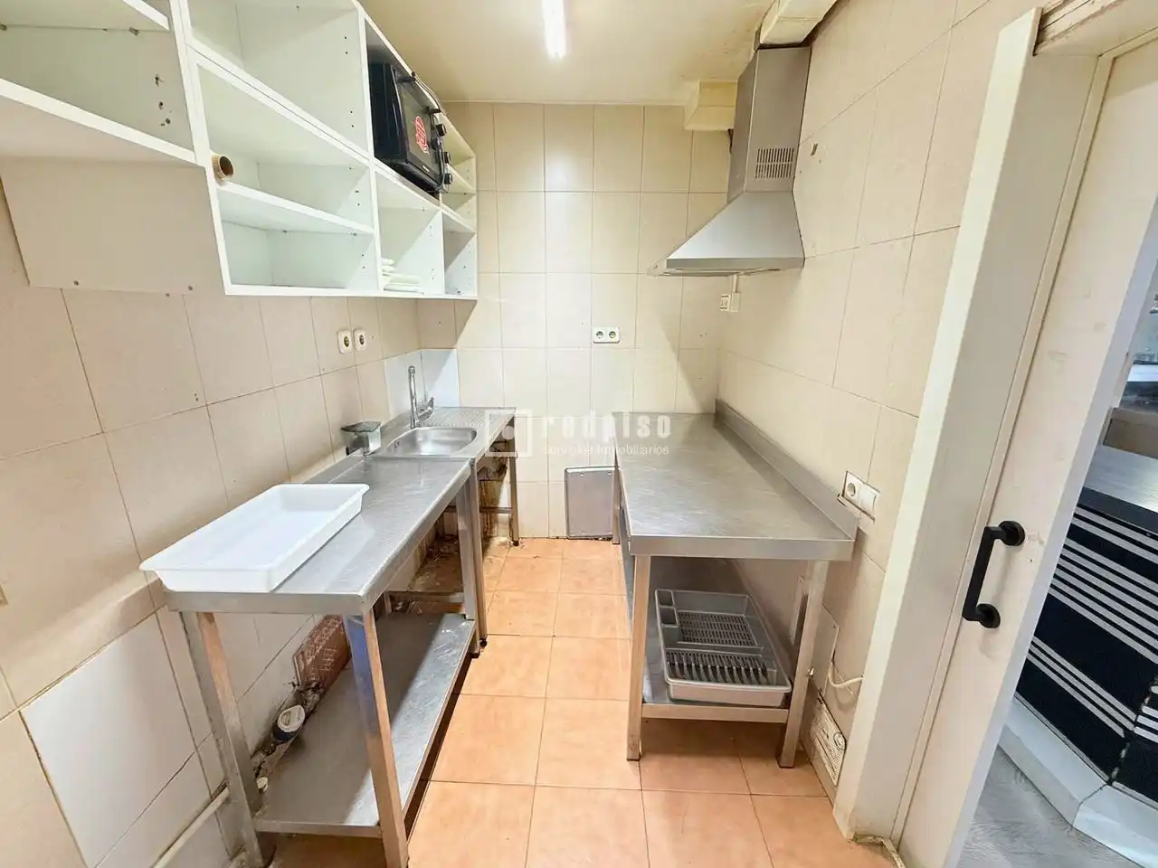 Cocina de Local en venta en Madrid