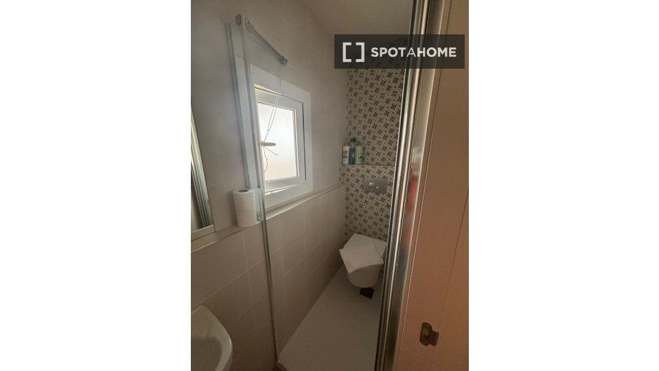 Bathroom of Flat to rent in  Barcelona Capital  with Air Conditioner, Heating and Furnished