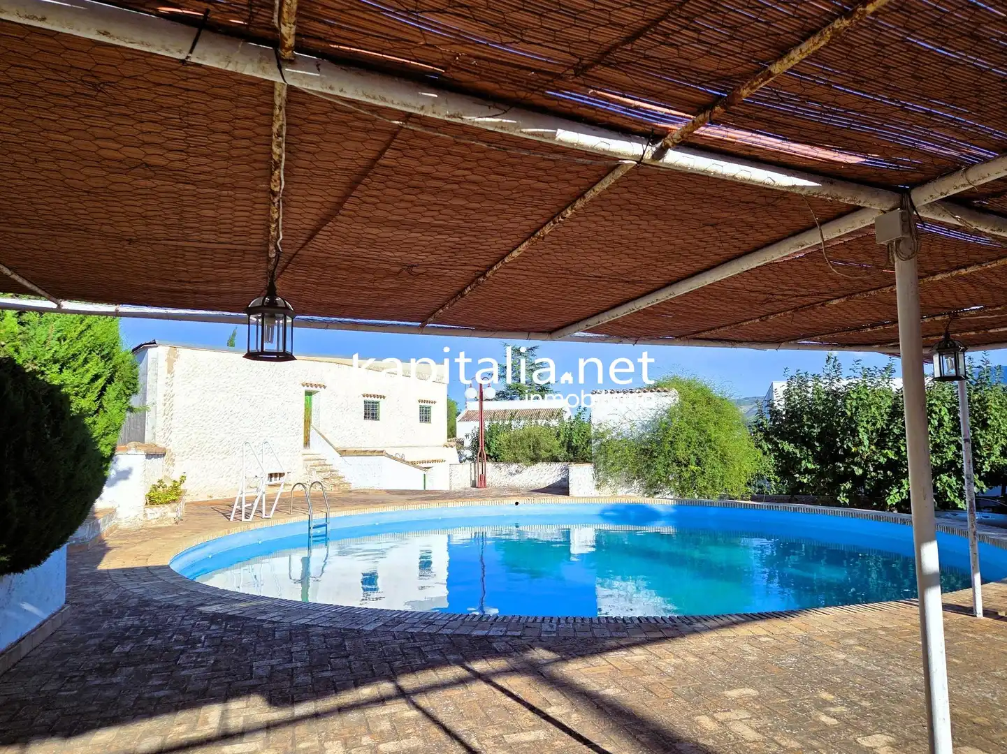 Piscina de Casa o xalet en venda en Ontinyent amb Jardí privat, Traster i Piscina comunitària