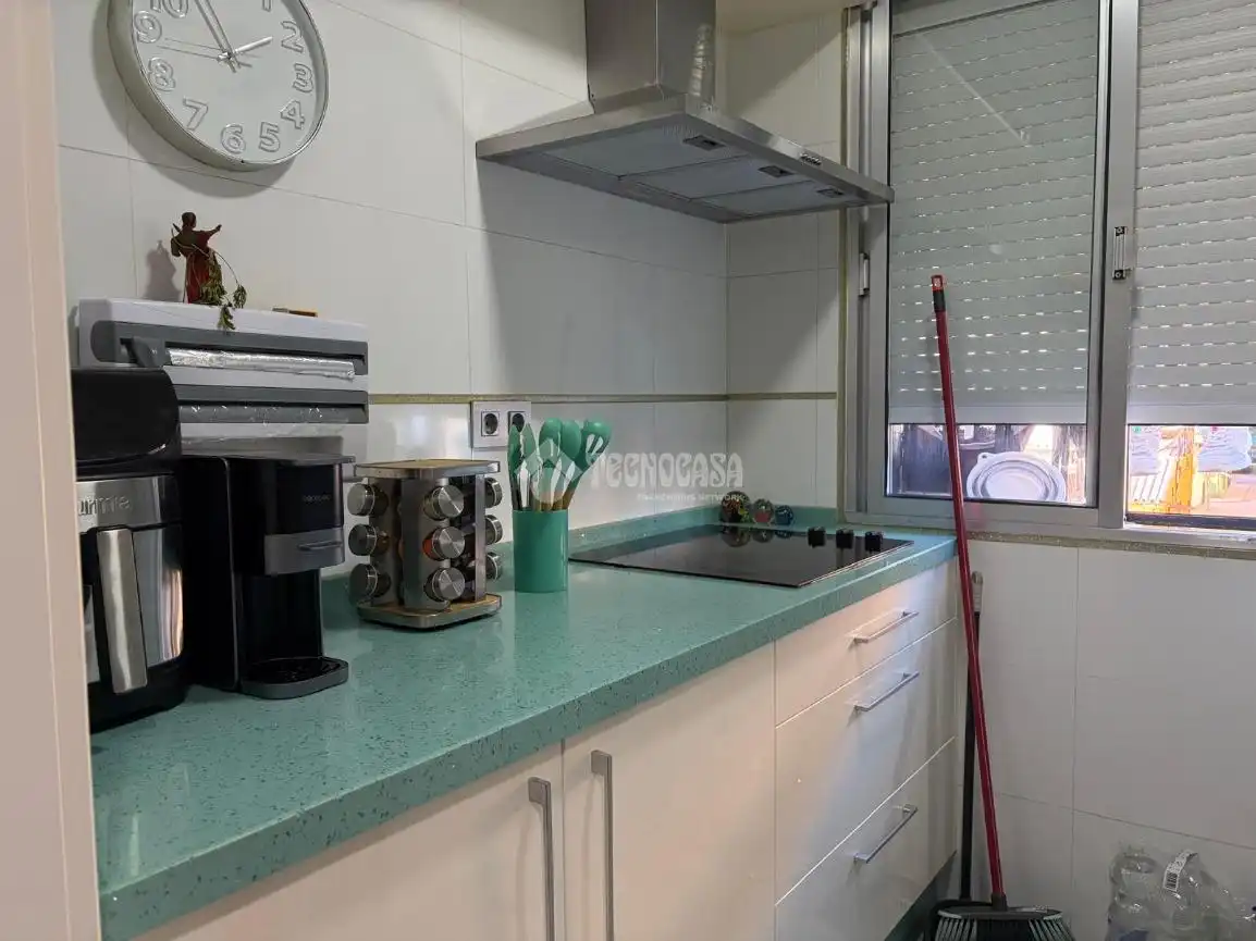Cocina de Piso en venta en Sevilla con Aire acondicionado