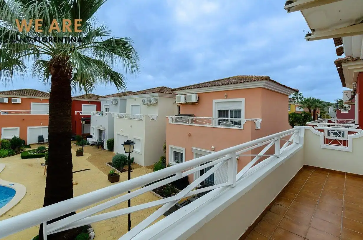 Villa con terrazza in affitto a DEL MUNDO 234, imagen 24