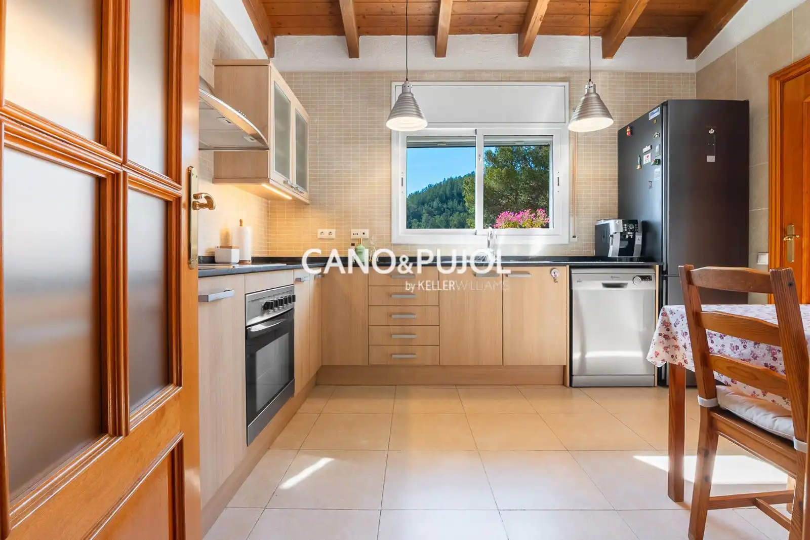 Cocina de Casa o chalet en venta en Corbera de Llobregat con Calefacción, Terraza y Trastero