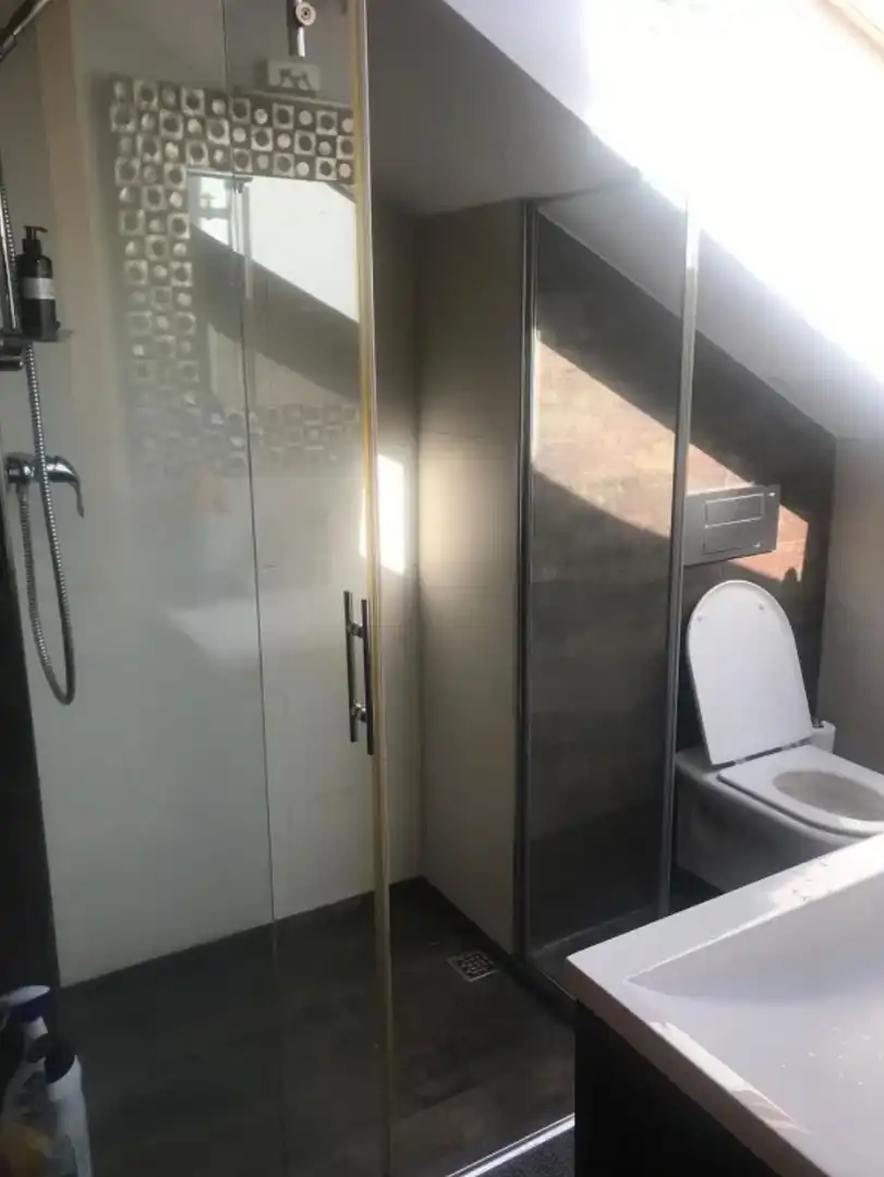 Baño de Dúplex en venta en Oleiros con Calefacción, Trastero y Amueblado