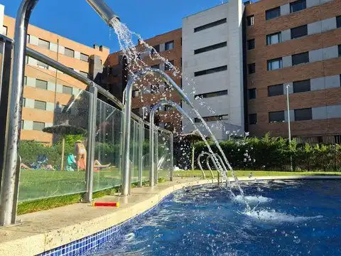 Piscina de Pis en venda en Villa de Prado