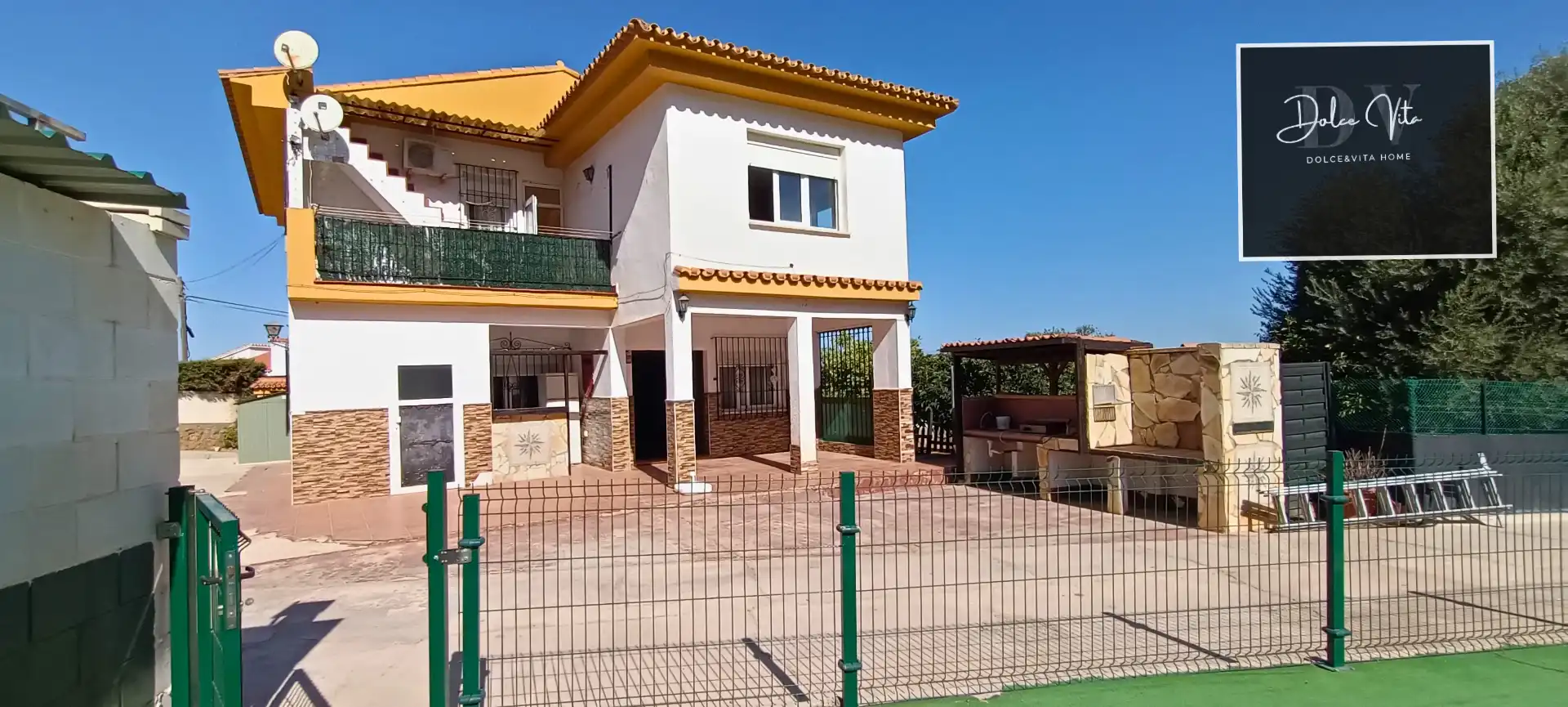 Xalet amb terrassa en venda a Manantiales - Lagar - Cortijo