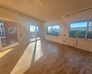 Living room of Flat to rent in  Barcelona Capital  with Air Conditioner, Heating and Parquet flooring