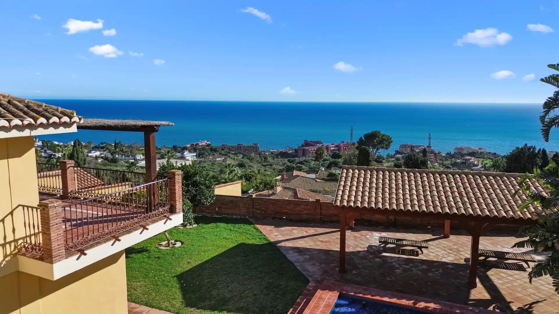 Garden of Houses for sale in Benalmádena  with Air Conditioner, Heating and Private garden