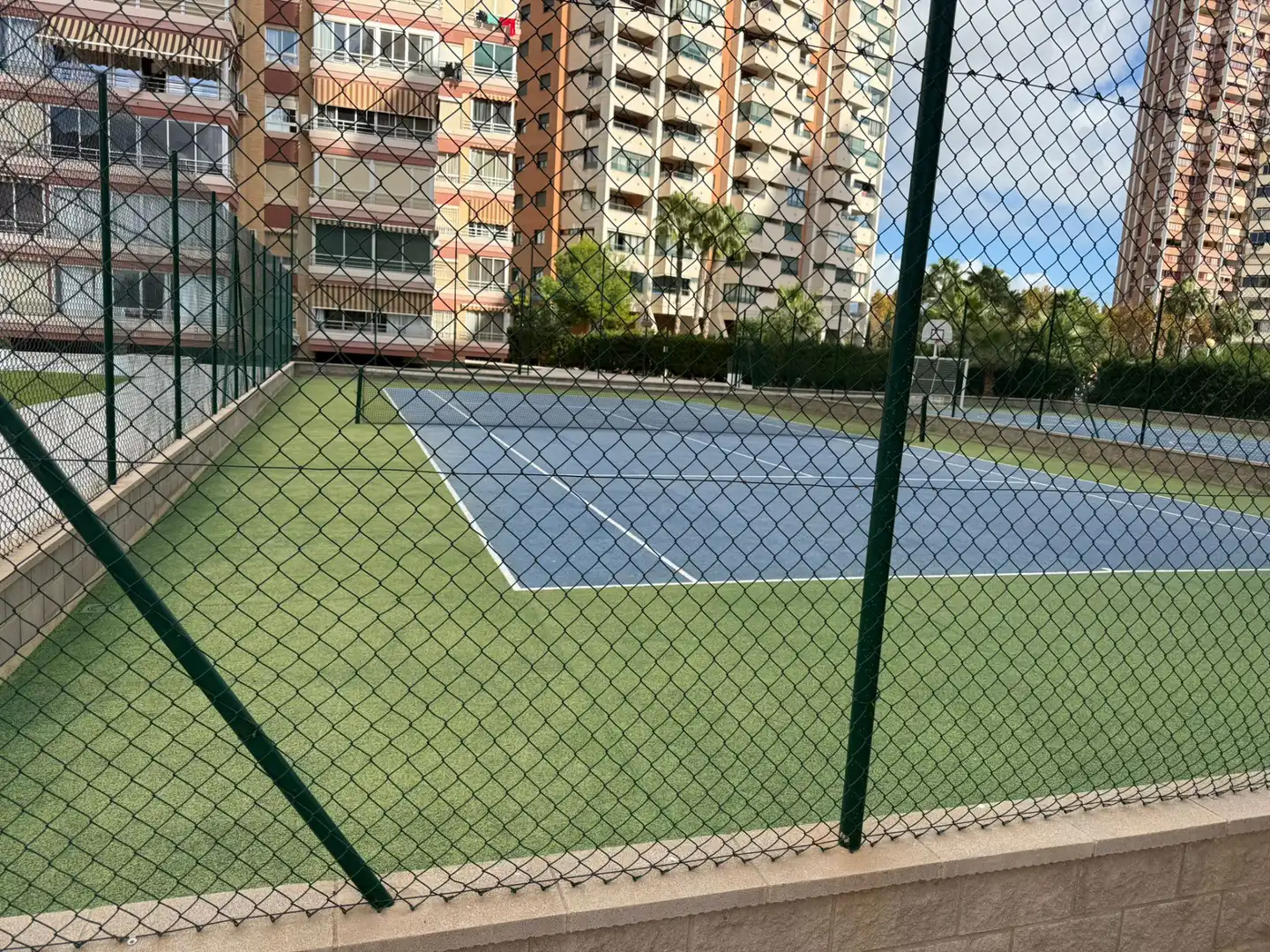 Vista exterior de Apartamento en venta en Benidorm con Aire acondicionado, Jardín privado y Amueblado