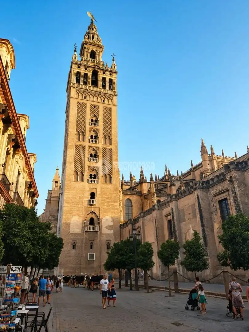 Vista exterior de Pis en venda en Sevilla amb Aire condicionat