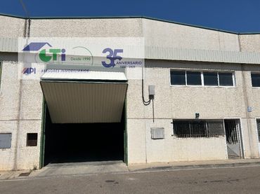Nave industrielle à louer à CAMINO RALENCO Nº 8