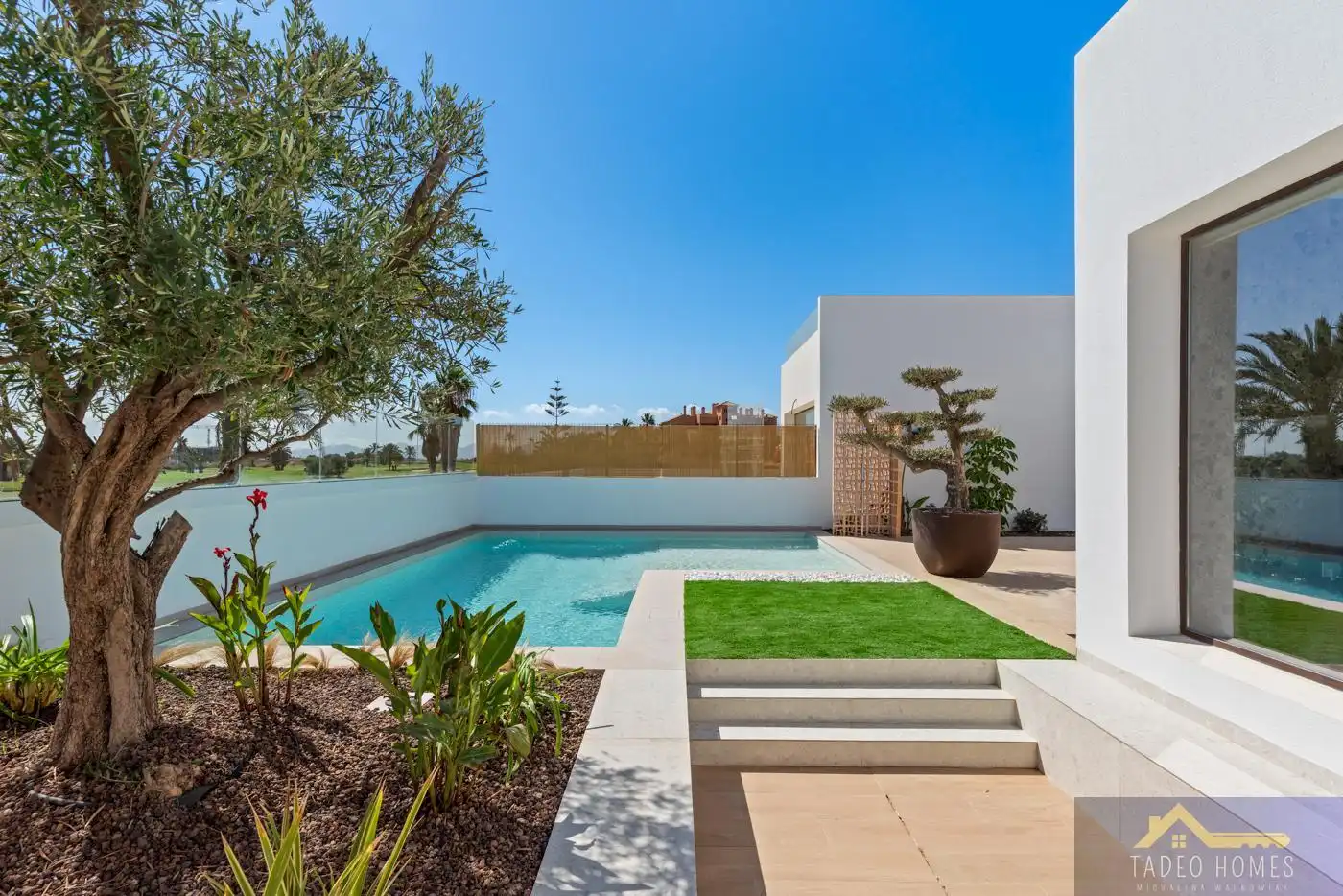 Apartamento con piscina en venta en Serena Golf S/N