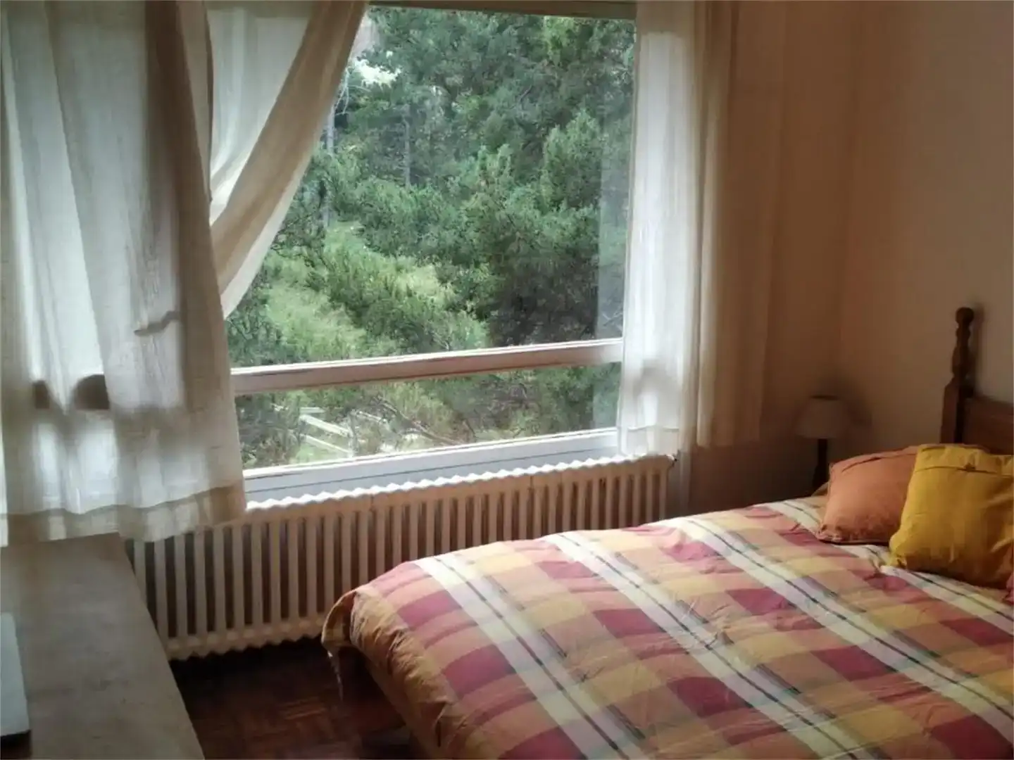 Schlafzimmer von Dachboden zum Verkauf in Alp