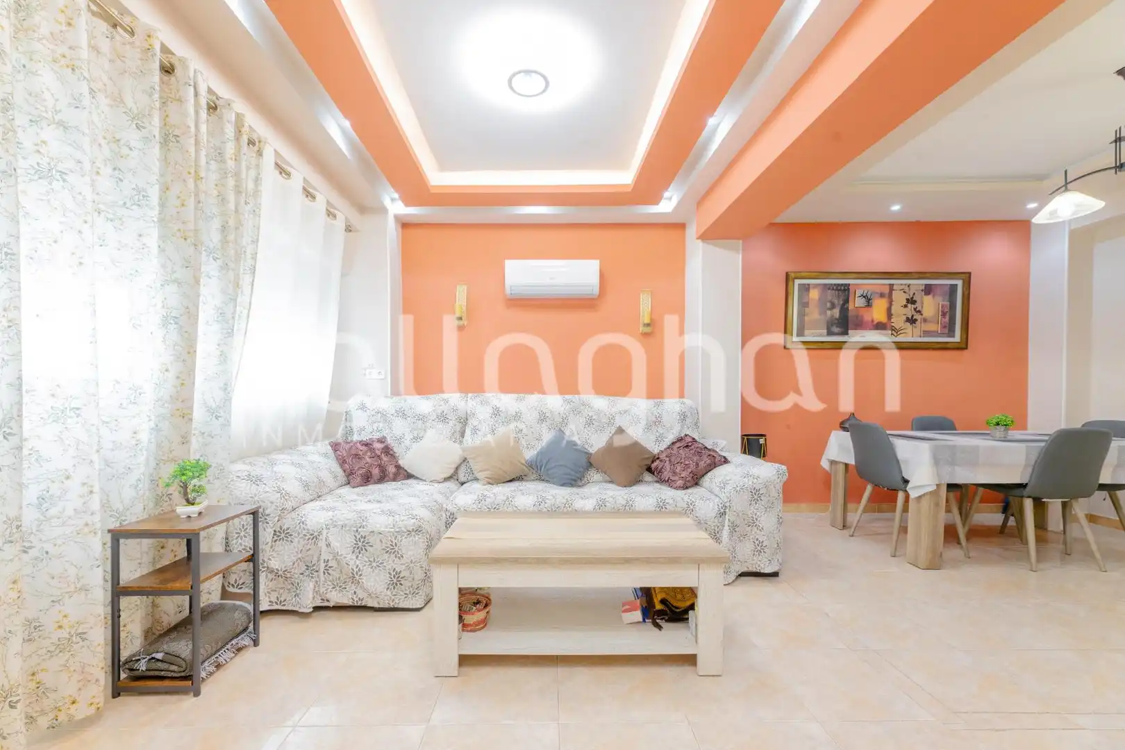 Living room of Flat for sale in Silla  with Air Conditioner, Terrace and Furnished