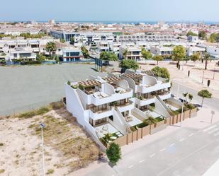 Vista exterior de Apartament en venda en San Pedro del Pinatar amb Aire condicionat, Calefacció i Terrassa