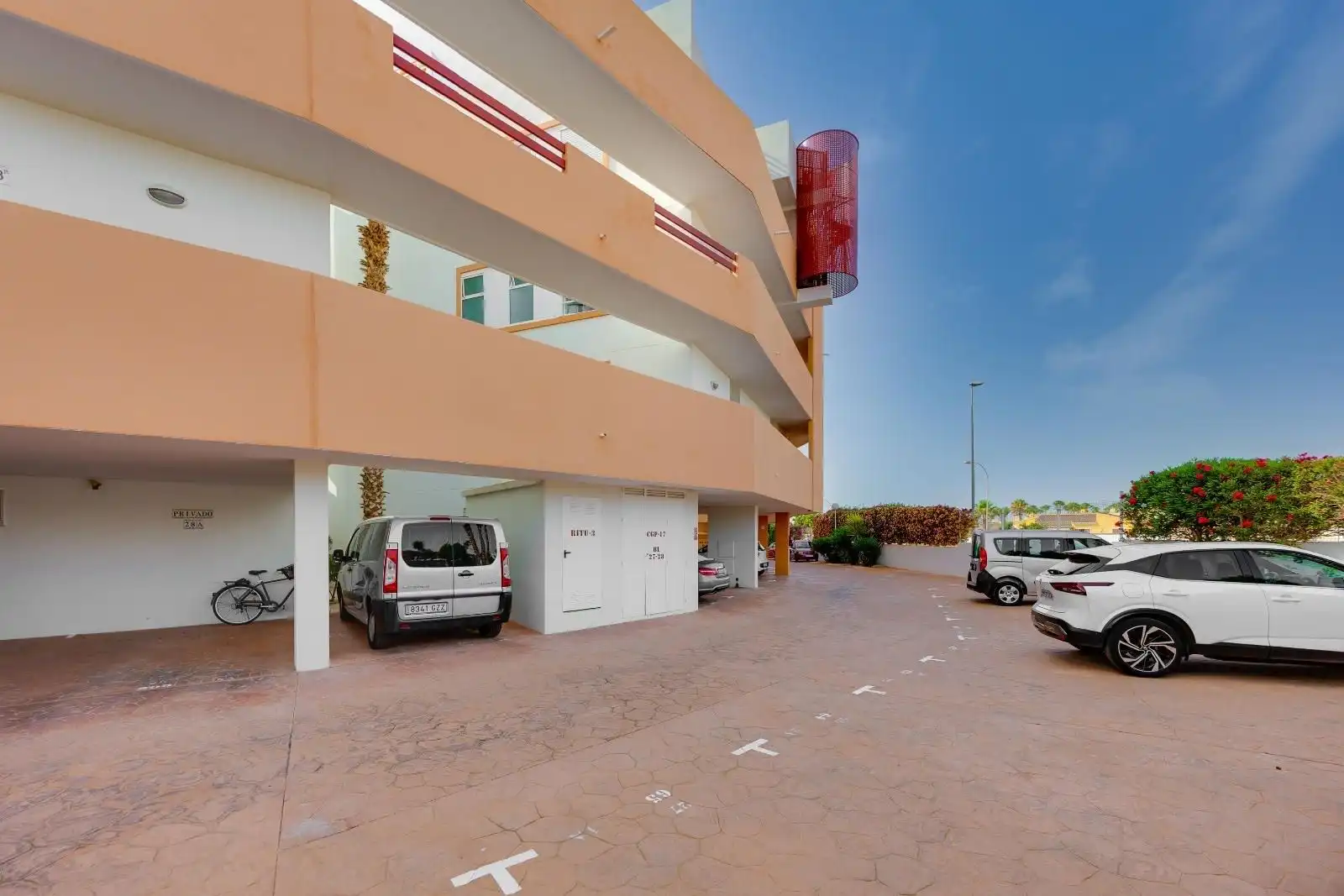 Aparcament de Apartament en venda en Orihuela amb Terrassa i Piscina comunitària