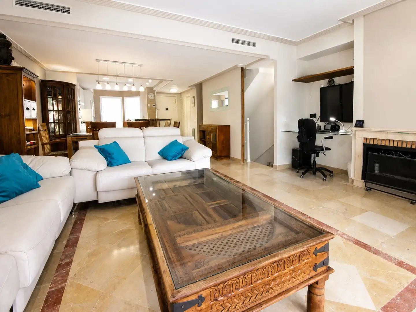 Living room of Houses for rent in Marbella  with Air Conditioner, Heating and Private garden