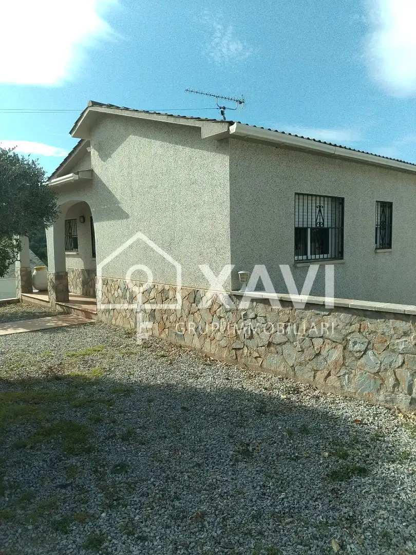 Vista exterior de Casa o xalet en venda en Mediona amb Jardí privat, Moblat i Forn