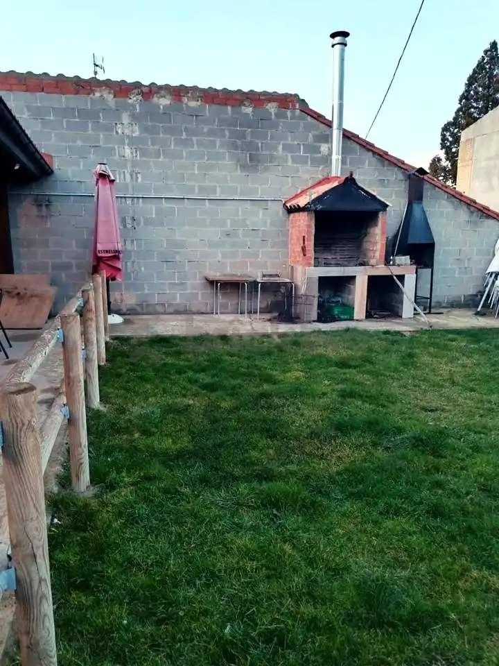 Jardín de Local en venta en Tardelcuende con Aire acondicionado