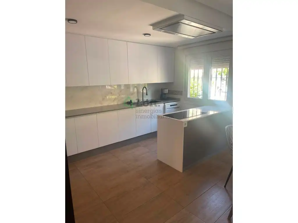 Terraced house with pool for sale in Avenida Elvas, imagen 2