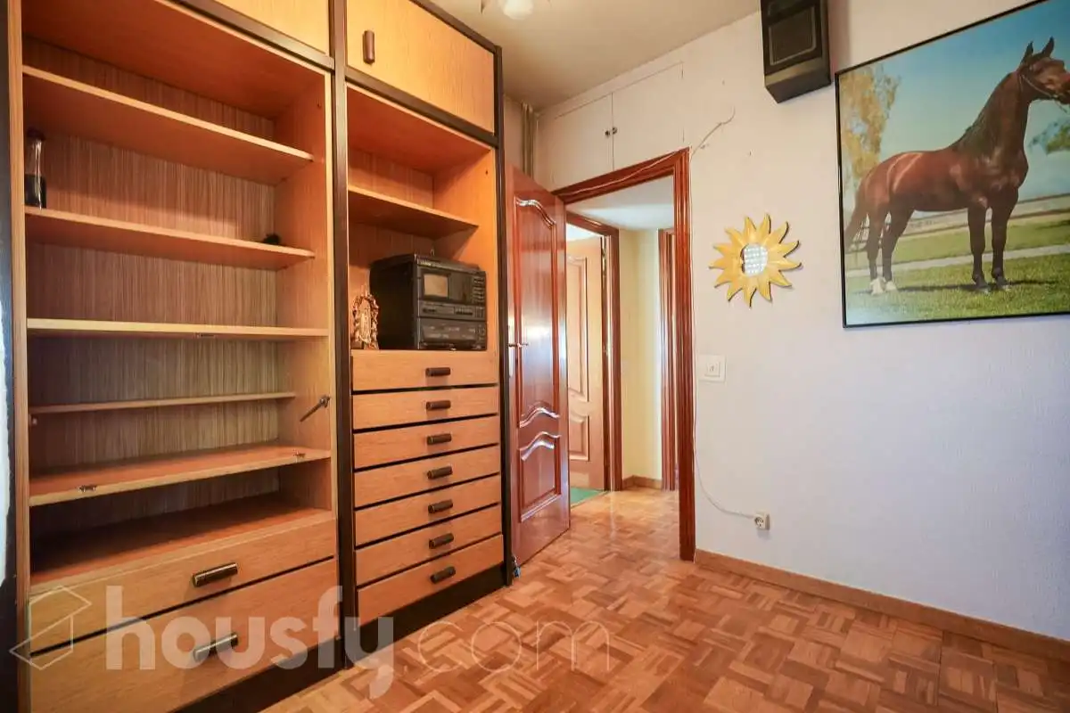 Bedroom of Flat for sale in Madrid  with Heating, Terrace and Storage room