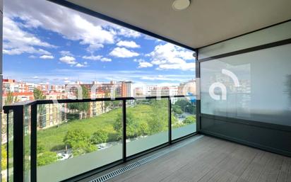 Exterior view of Flat to rent in  Madrid Capital  with Air Conditioner, Heating and Parquet flooring