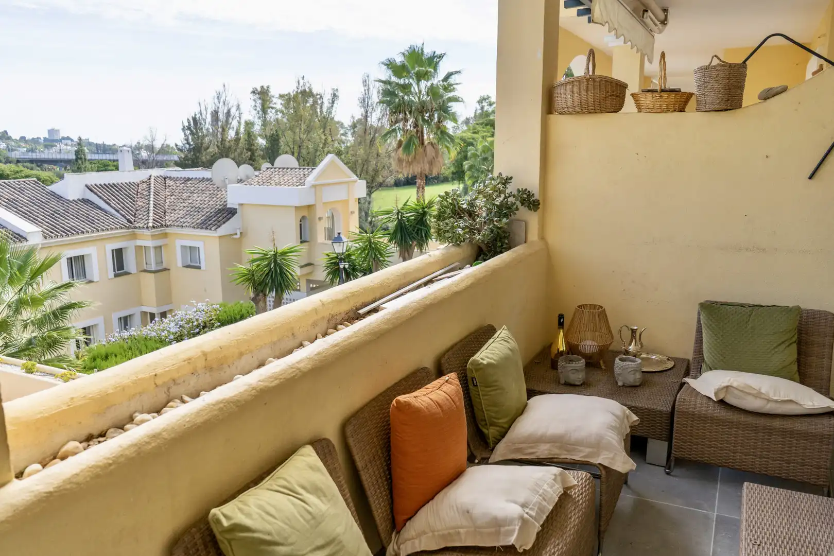 Apartament amb piscina en venda a Benahavís pueblo, imagen 5