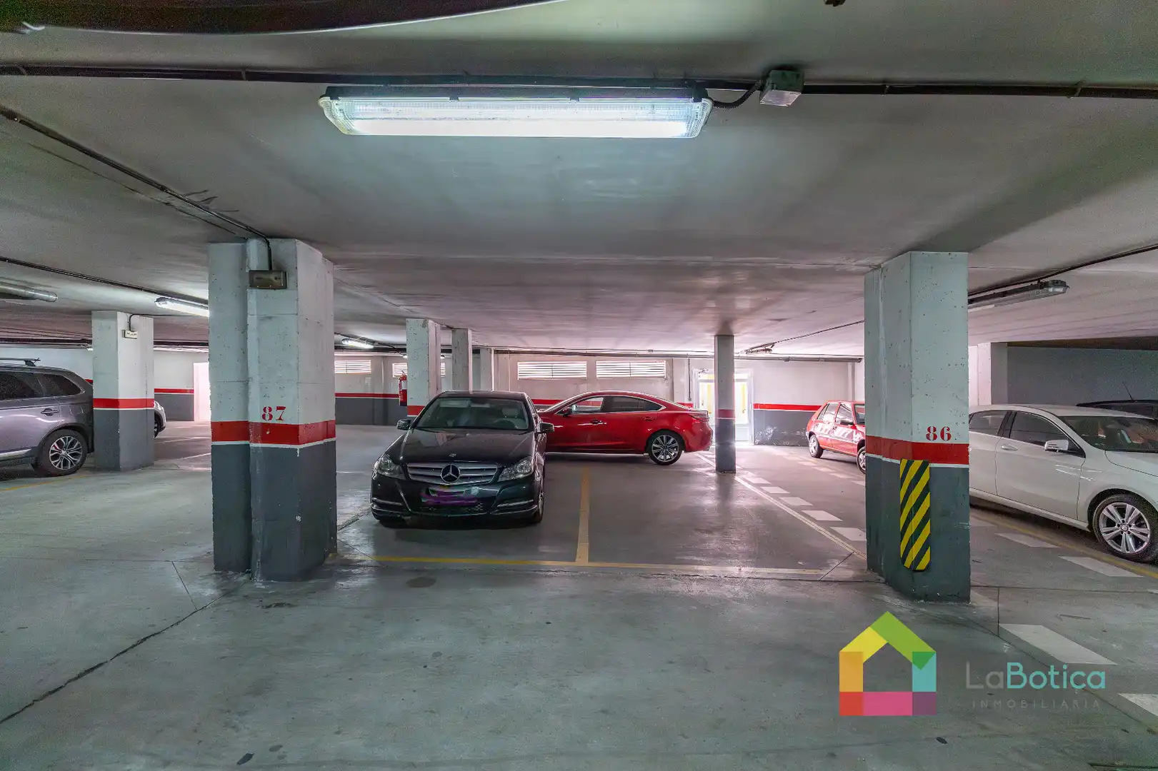 Parking of Flat for sale in Toledo  with Heating, Parquet flooring and Washing machine