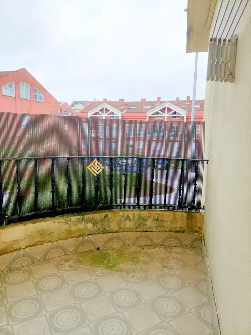 Terraza de Dúplex de alquiler en Santa Cruz de Bezana con Calefacción, Terraza y Amueblado