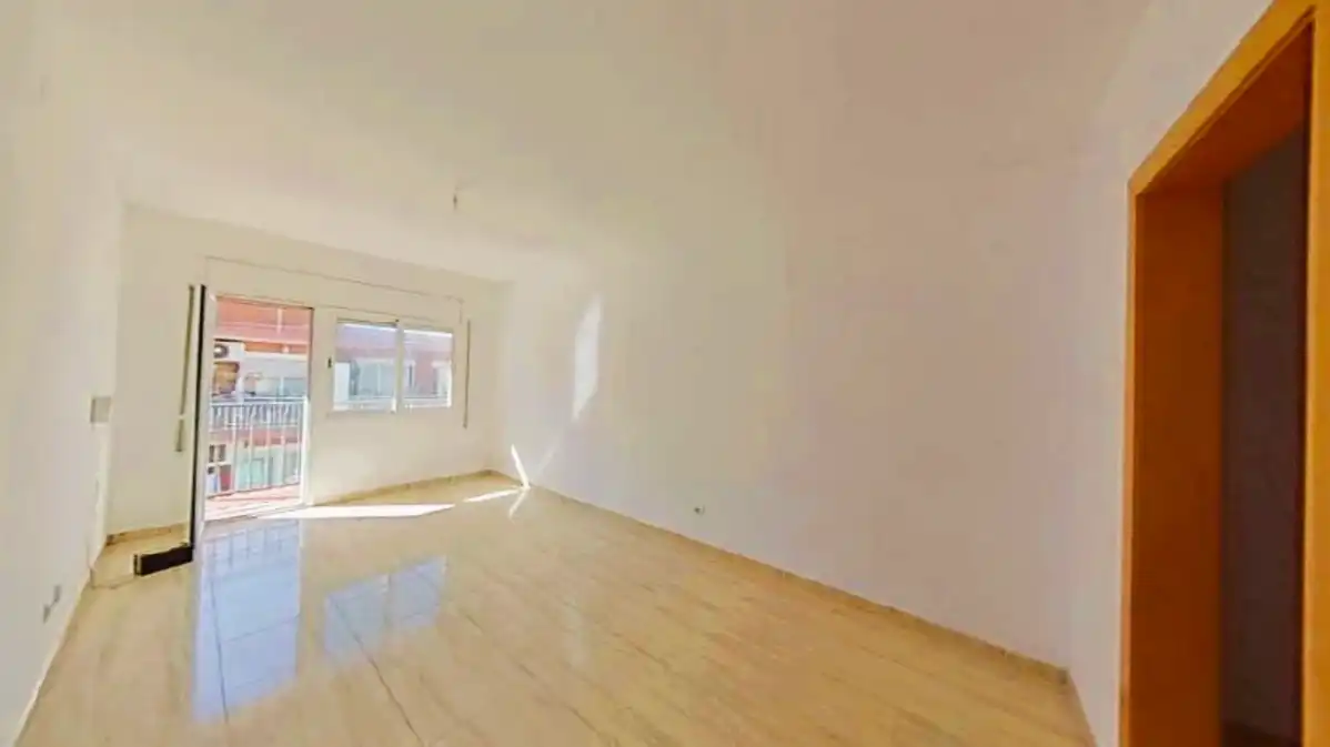 Sala d'estar de Pis en venda en El Prat de Llobregat amb Balcó