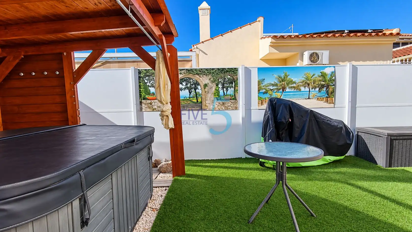 Terrassa de Casa o xalet en venda en Benimar