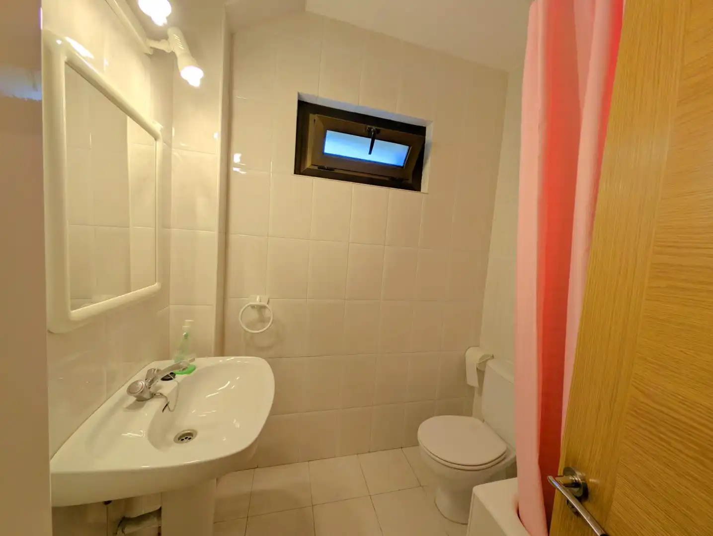 Bany de Dúplex en venda en Aller amb Terrassa
