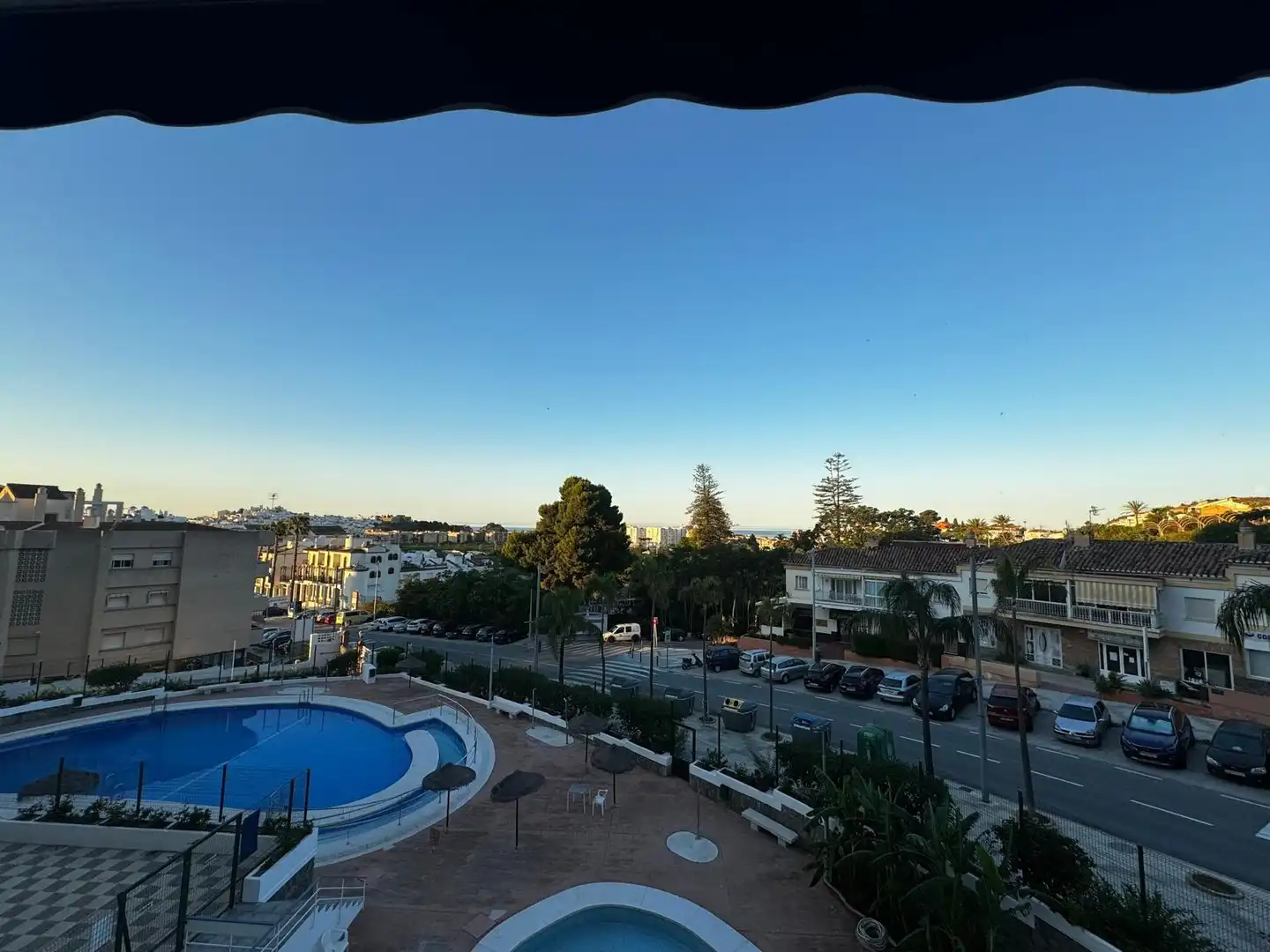 Vista exterior de Piso de alquiler en Almuñécar con Jardín privado, Terraza y Amueblado