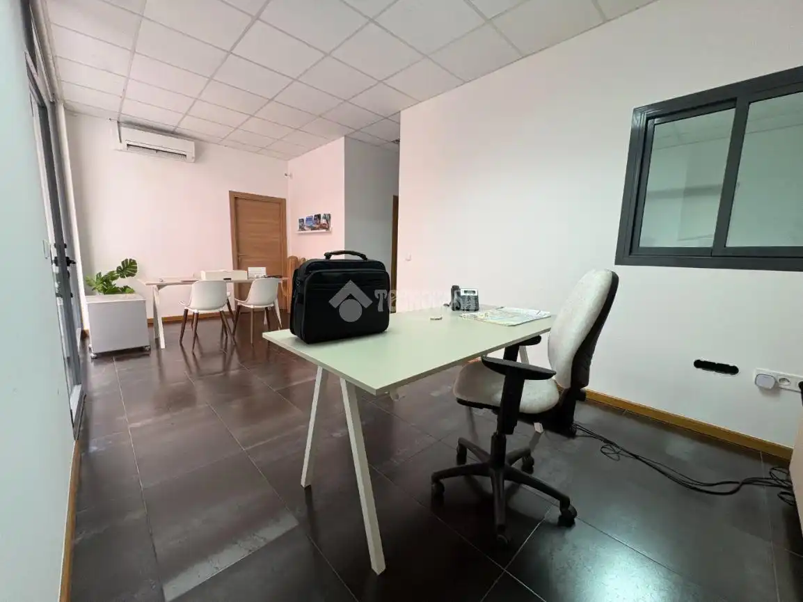 Commercial properties for rent in Xirivella  with Air Conditioner