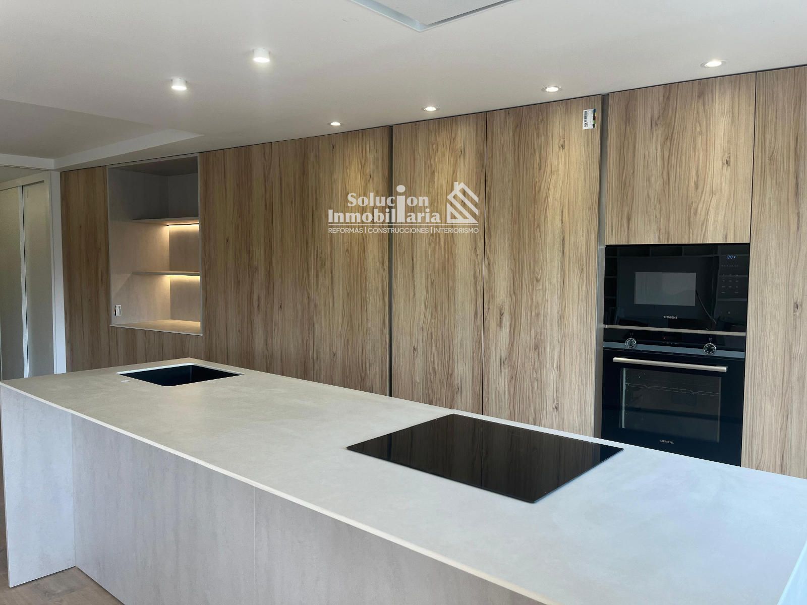 Kitchen of Flat for sale in Salamanca Capital  with Heating and Alarm