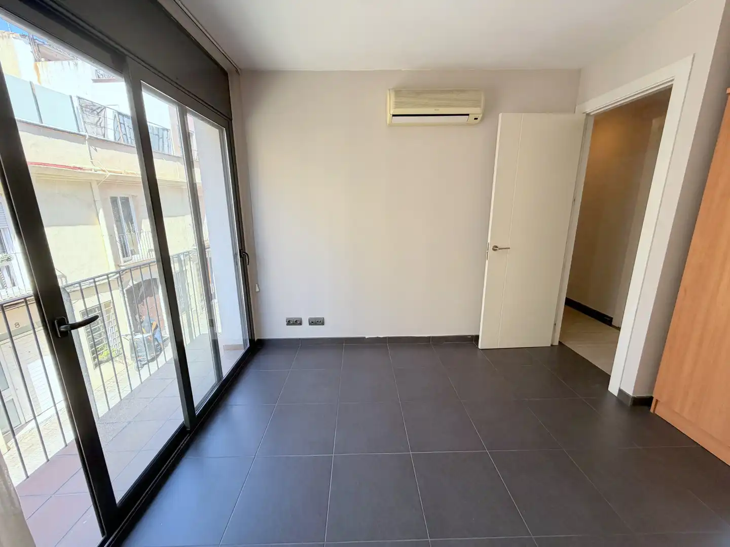 Flat for rent in Carrer de l'Hospital, 19, Centre