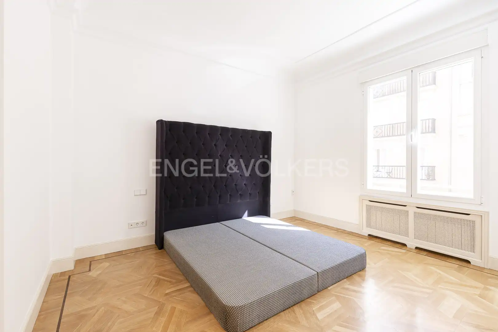Schlafzimmer von Wohnung zur Miete in Madrid mit Klimaanlage und Heizung