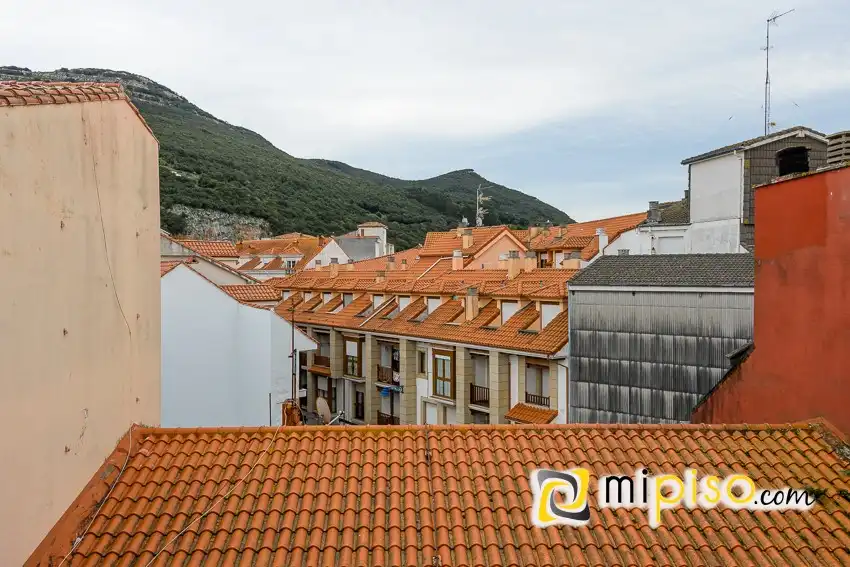 Vista exterior de Piso en venta en Santoña con Terraza, Trastero y Balcón