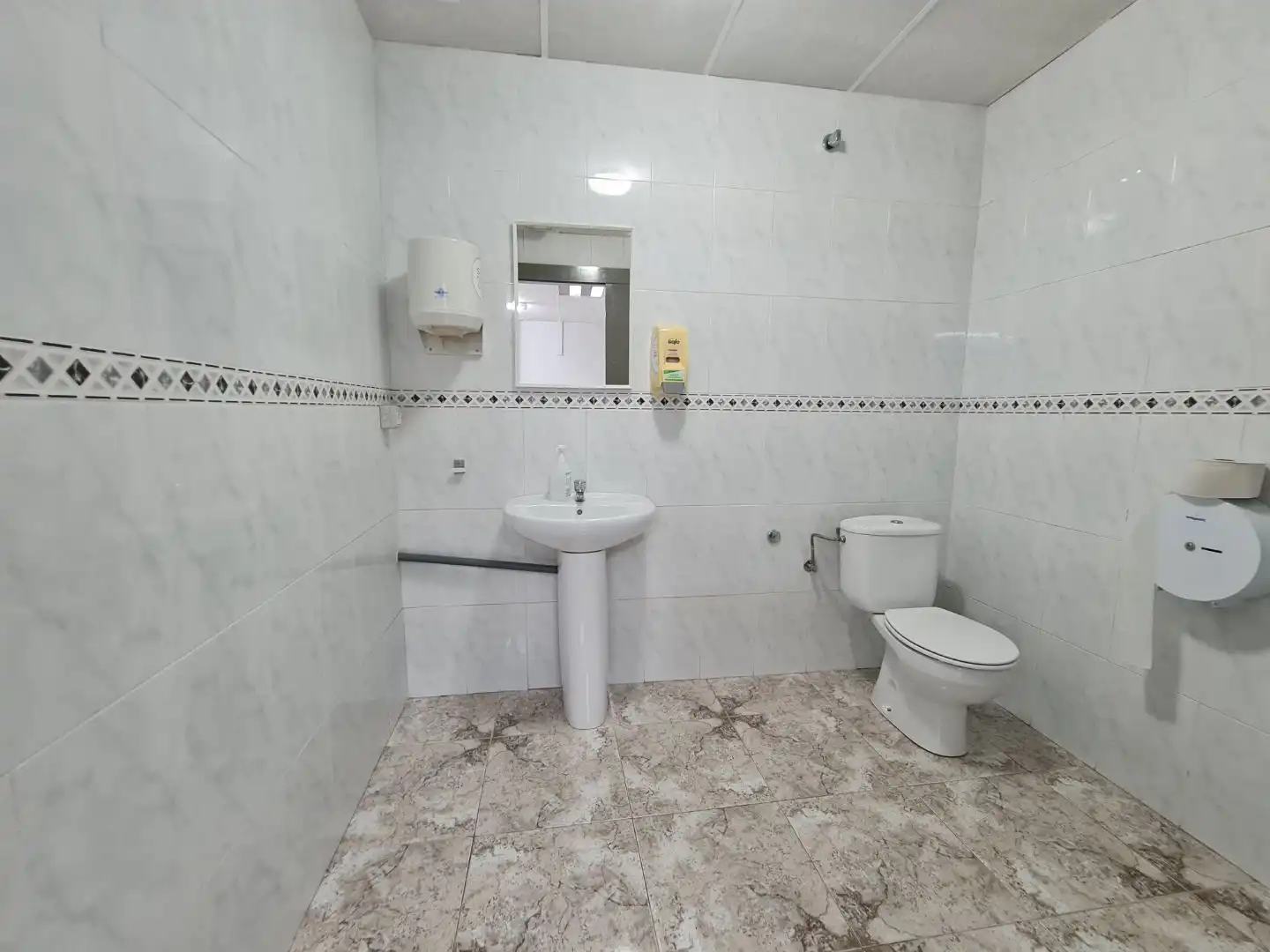 Local comercial de lloguer a jacint verdaguer 32, imagen 17