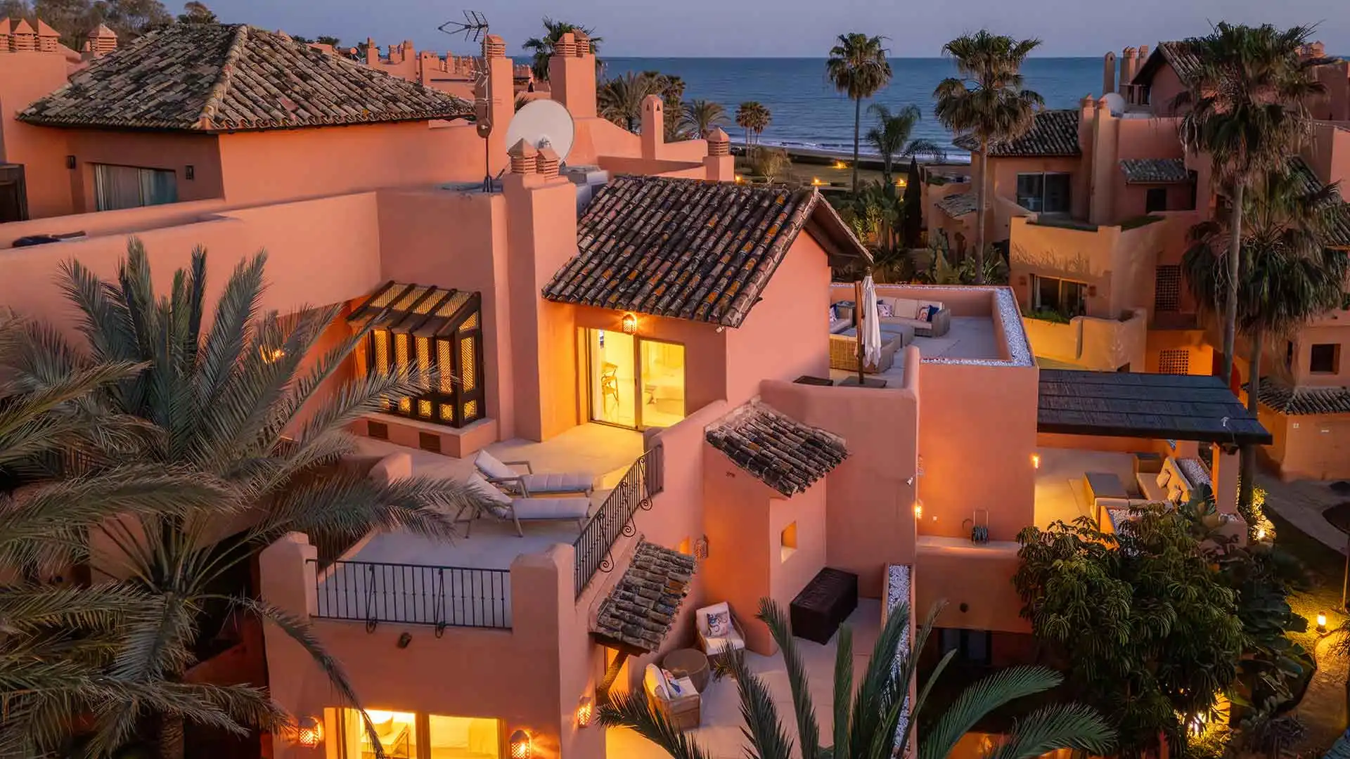 Vista exterior de Ático en venta en Marbella con Aire acondicionado, Terraza y Trastero