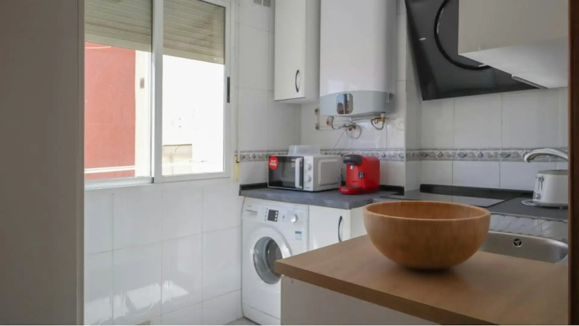 Cocina de Piso para compartir en Madrid con Calefacción y Amueblado