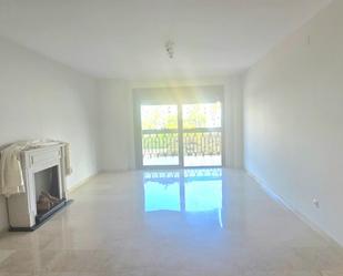 Living room of Flat to rent in Marbella  with Air Conditioner, Heating and Terrace
