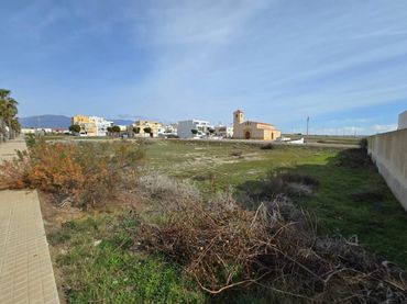 Residential land for sale in Calle BAHÍA 10