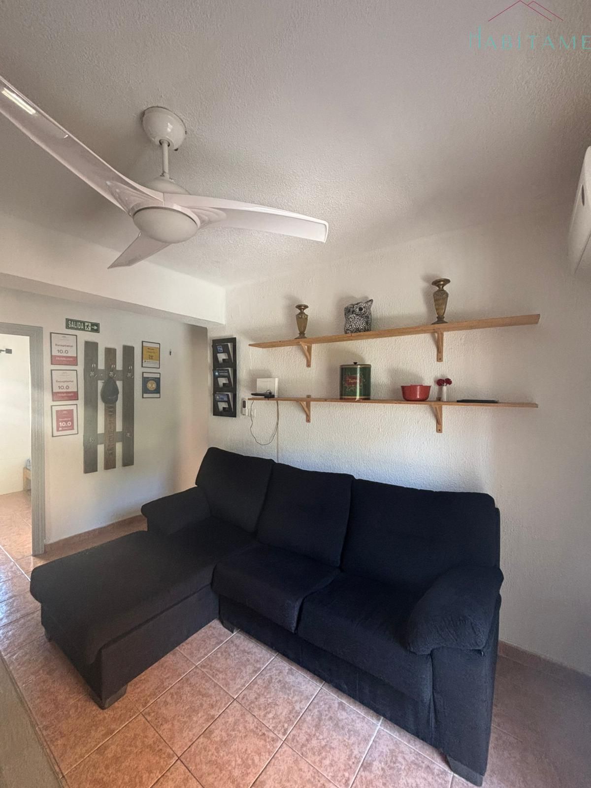 Living room of Flat to share in  Granada Capital  with Air Conditioner, Furnished and Balcony