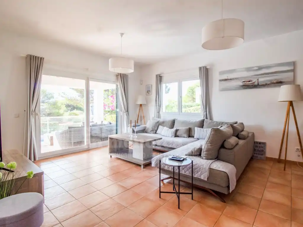 Sala d'estar de Casa o xalet en venda en Es Mercadal amb Aire condicionat, Jardí privat i Terrassa