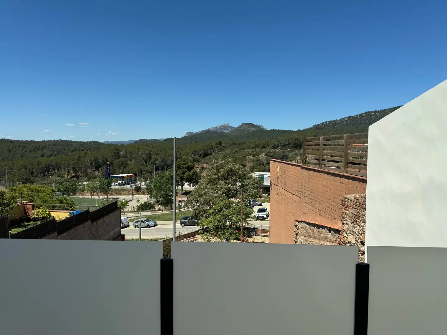 Terrasse von Einfamilien-Reihenhaus zum Verkauf in Viladecavalls mit Klimaanlage, Heizung und Terrasse